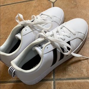 Adidas Like Brand New low profile white sneaker